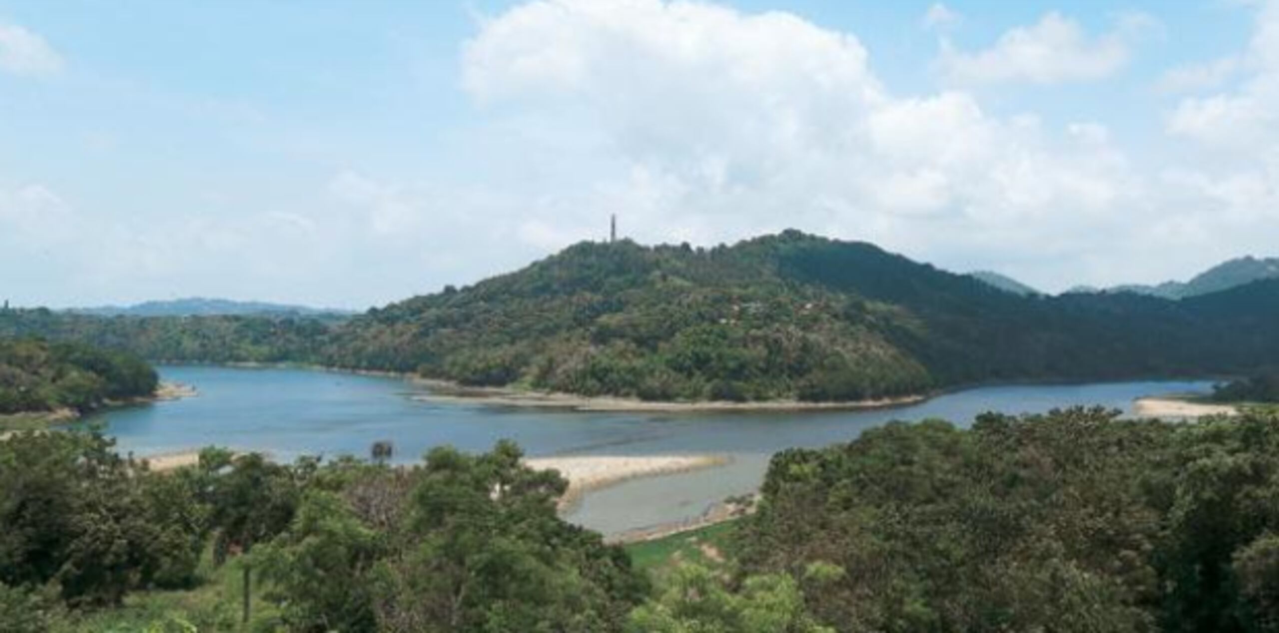 Se explicó que al embalse está llegando una quinta parte de lo que se recibe como mínimo de agua en condiciones normales. (Archivo)