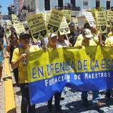 Maestros marchan hasta la Fortaleza