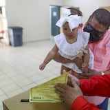 Electores de Guayama exigen un cambio y cero corrupción al acudir a las urnas