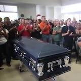 Familiares y amigos despiden a Carlos Pizarro