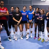 Entrena con fuerza la Selección Nacional de voleibol femenino