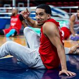 Tremont Waters le mete duro al español