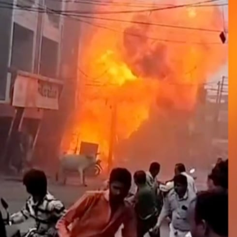 Corre y corre en India por fuerte explosión de cilindros de gas