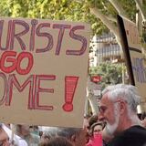 Masivas protestas en Barcelona contra el desplazamiento y el turismo