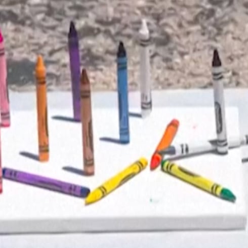 Tremendo experimento: crayolas se derriten bajo candente sol en Las Vegas