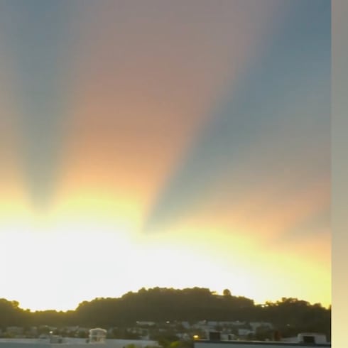 Espectacular amanecer asombra a Ivonne Orsini: así se vieron los rayos crepusculares en la isla