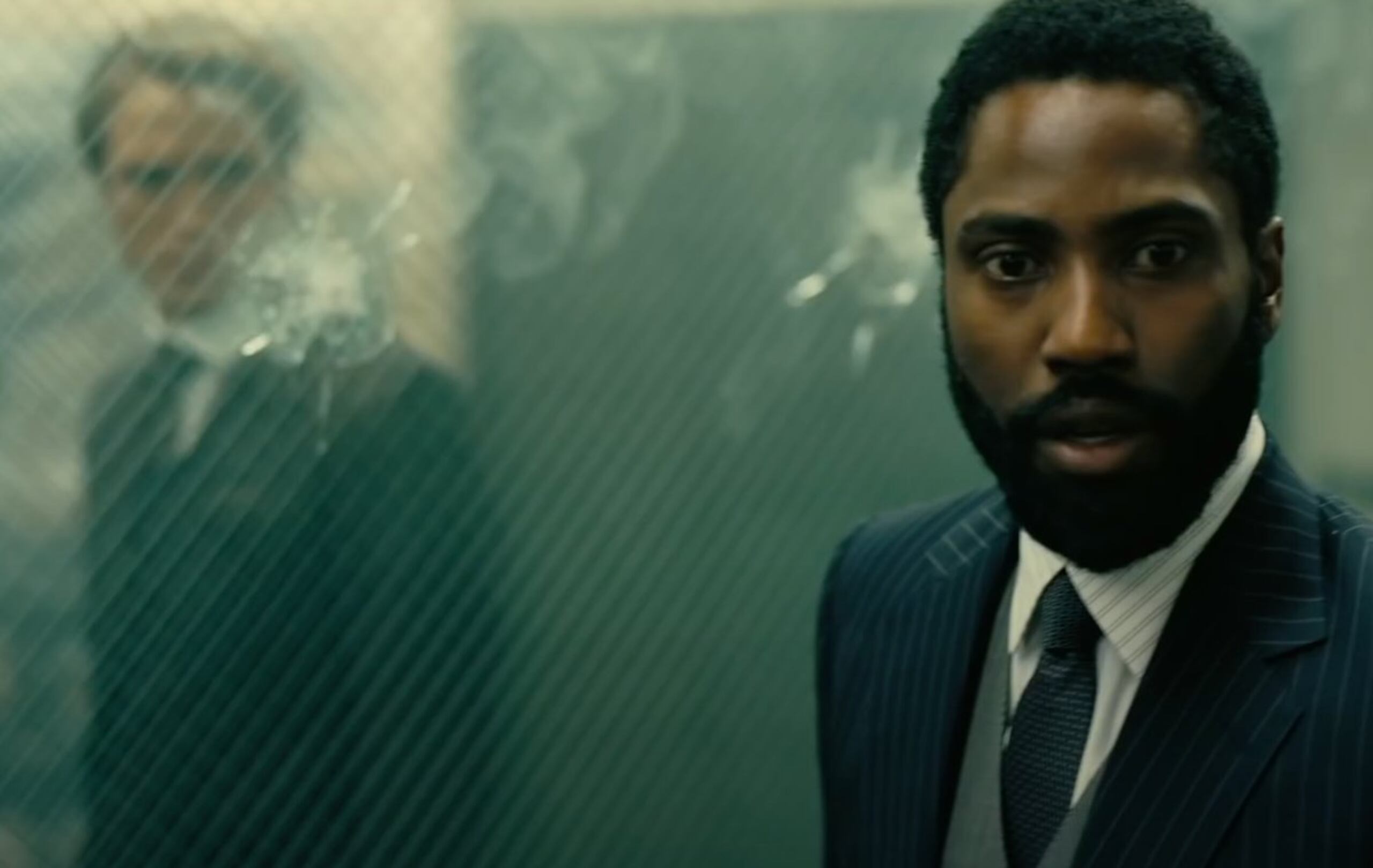 Robert Pattinson y John David Washington protagonizan la cinta "Tenet", dirigida por Christopher Nolan.