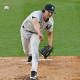 Cole logra su 19na victoria consecutiva y pone su récord como Yankee en 3-0