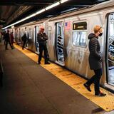 Informe revela que una persona apretó un botón por accidente y paralizó el metro de Nueva York durante horas