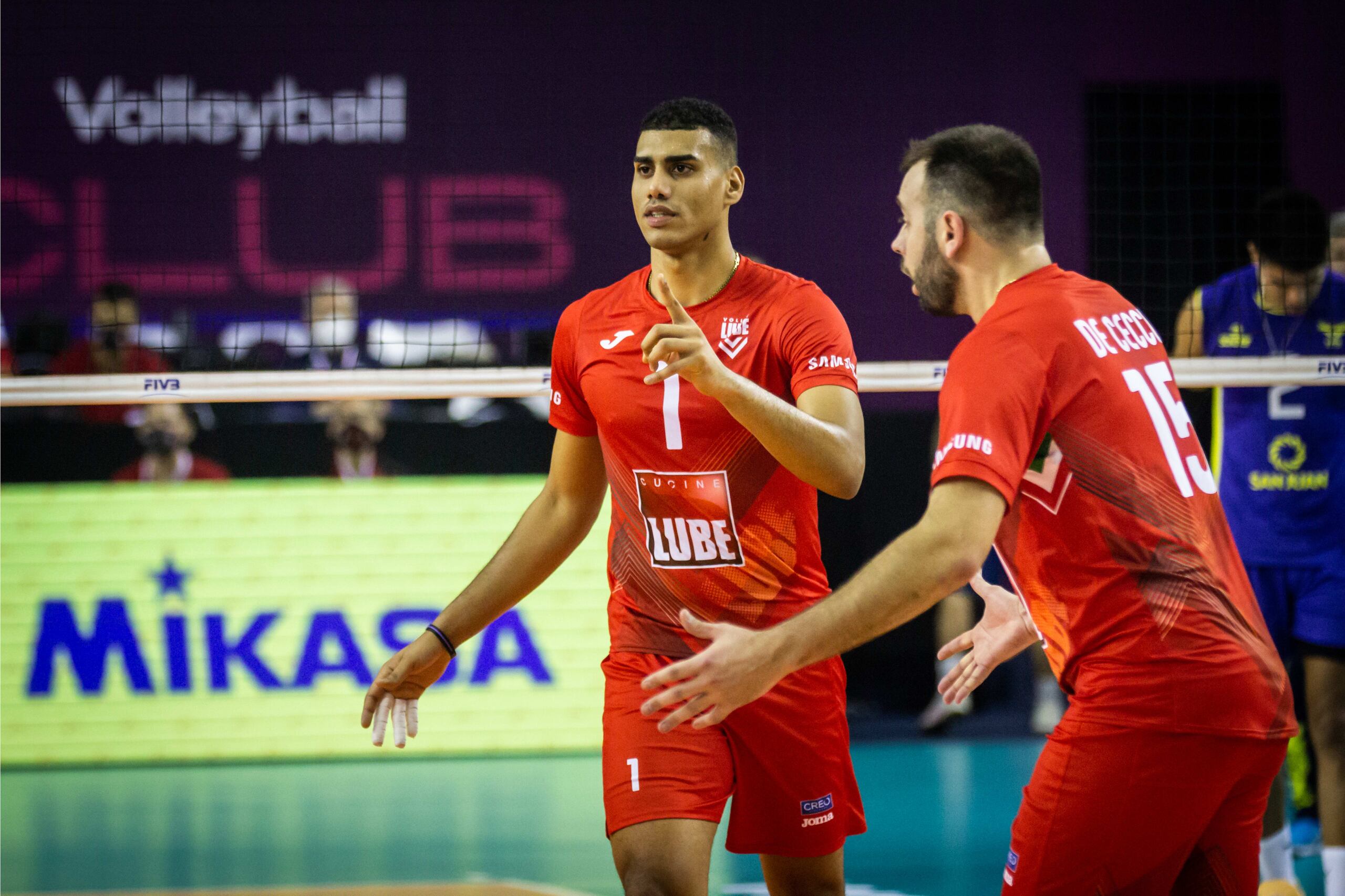 Gabriel García (1) atacó de 21-13 en un partido ante el equipo esloveno Maribor.