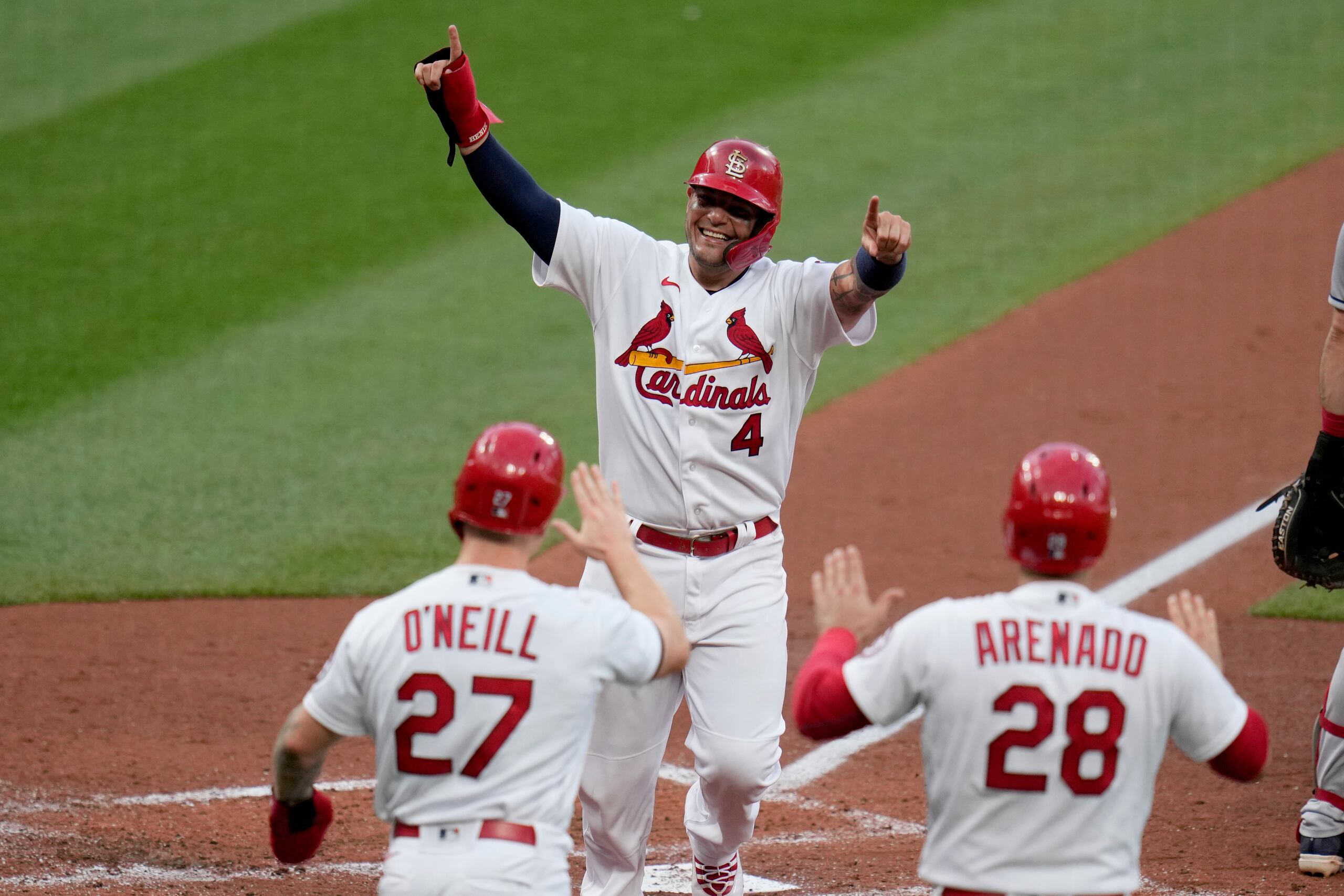 Otro equipo caliente es San Luis, para quienes juegan Yadier Molina. Estos suman 11 triunfos en ristra hasta el miércoles y controlan el segundo y único boleto de wild card aún en juego en la Liga Nacional. 