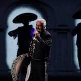 TelevisaUnivision gana amparo para transmitir la serie de Vicente Fernández 