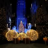 José Feliciano y CNCO en encendido del árbol del Rockefeller Center 