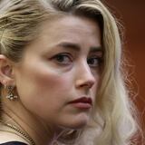 Amber Heard se va de compras a una tienda de descuentos