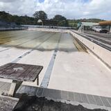 A paso de tortuga los trabajos para reconstruir los estructuras deportivas en Arecibo