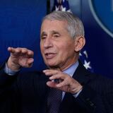 Anthony Fauci cree que inyección de tercera dosis comenzaría el 20 de septiembre