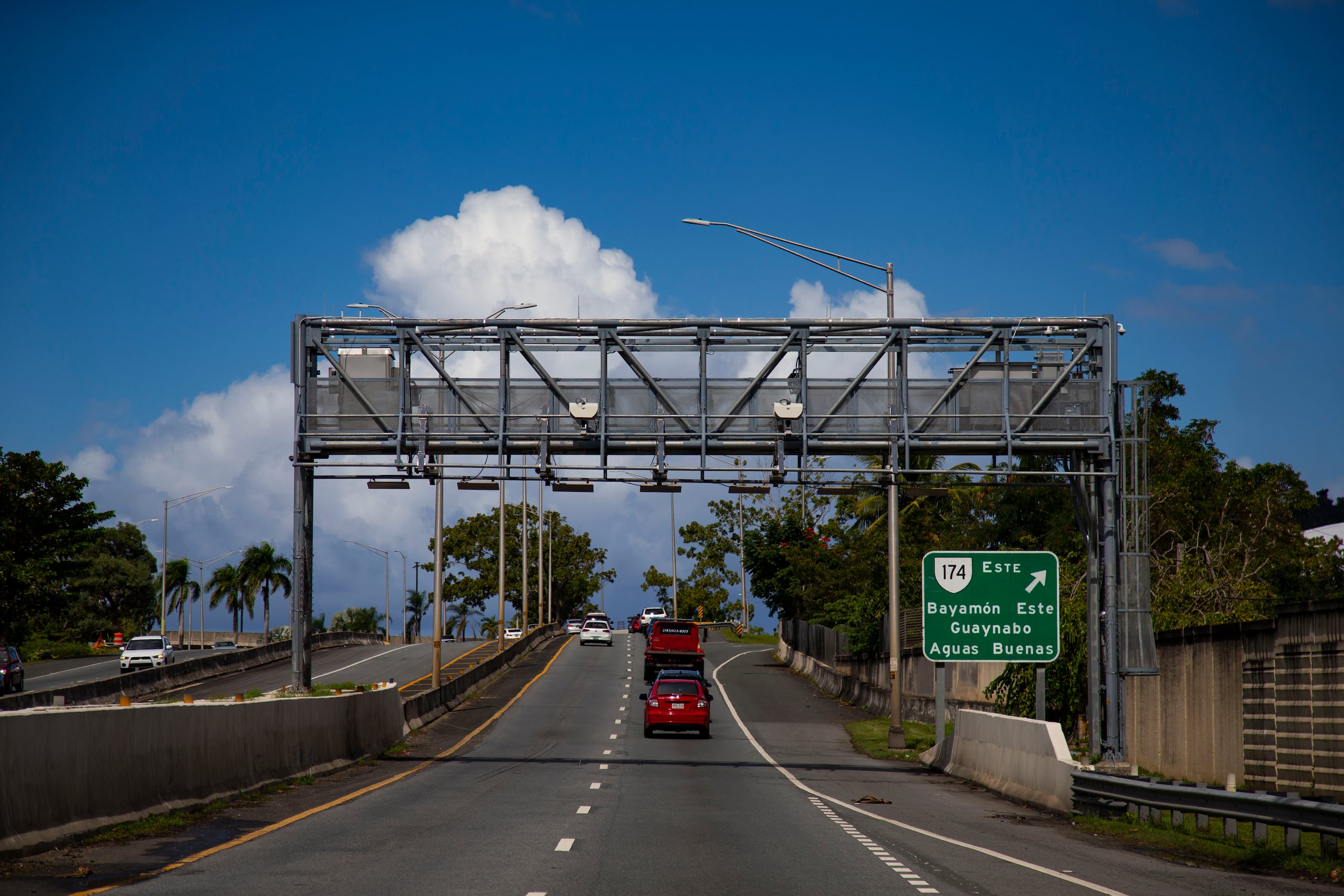 Peaje en la autopista PR-5, conocida como el expresito de Bayamón.