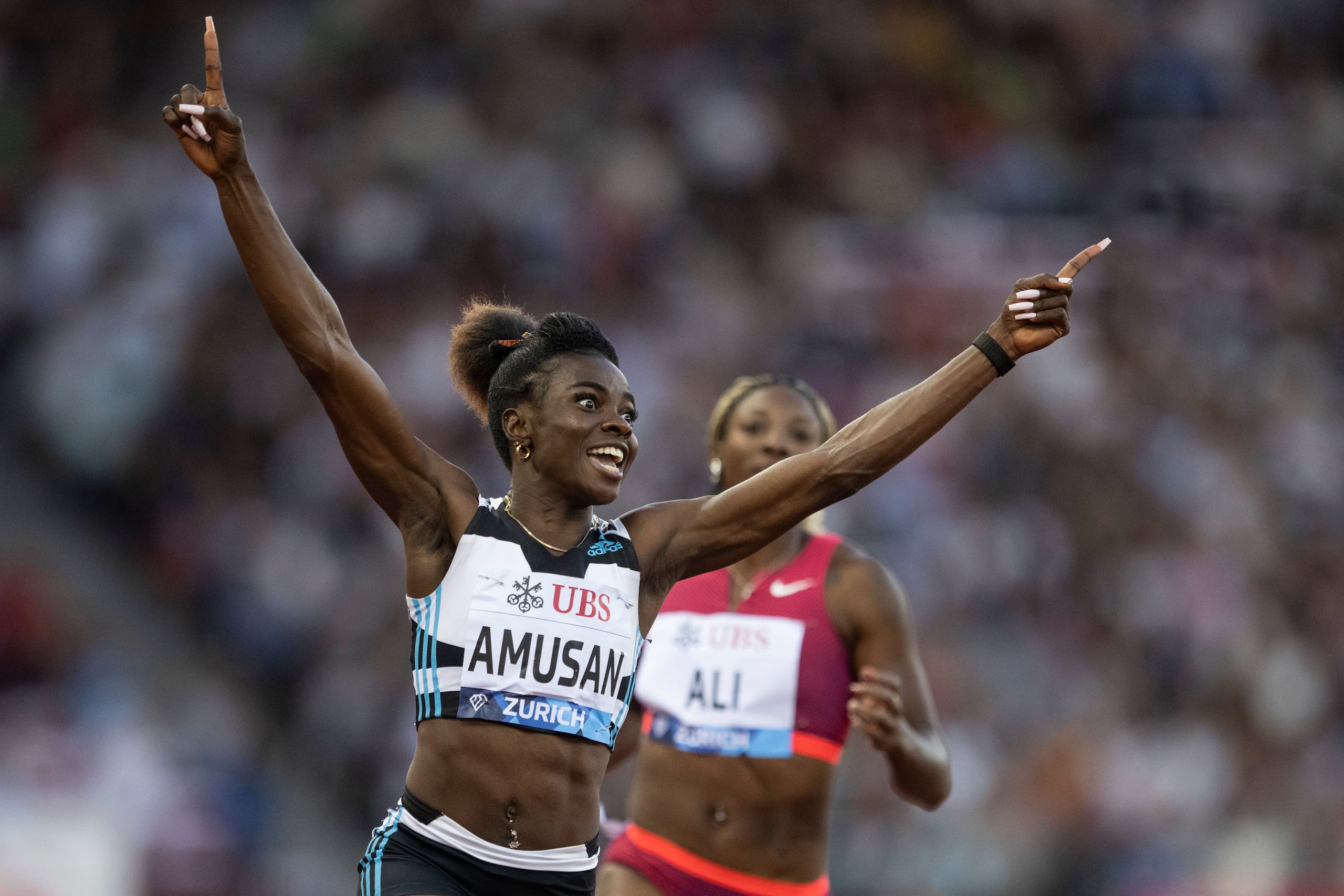 Tobi Amusan, actual campeona del mundo, dominó otra vez en un evento final a la boricua Jasmine Camacho Quinn.