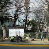 Manifestantes tumban verja en parque comunitario de Condado involucrado en polémica