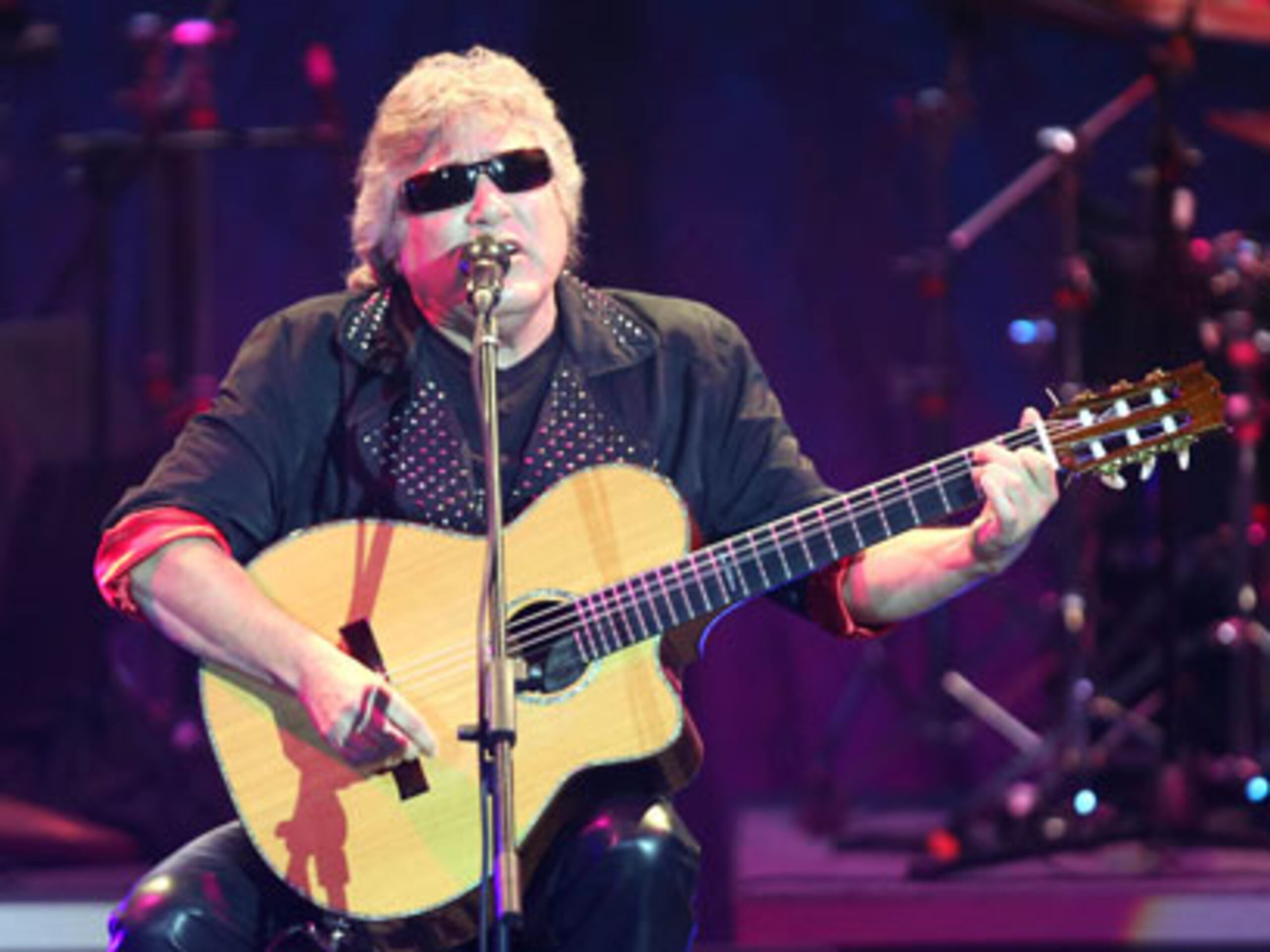 El cantante y guitarrista José  Feliciano se dirigió a su fanaticada boricua y expresó lo emocionado que se sentía al volver a los  escenarios de su patria. (david.villafane@gfrmedia.com)