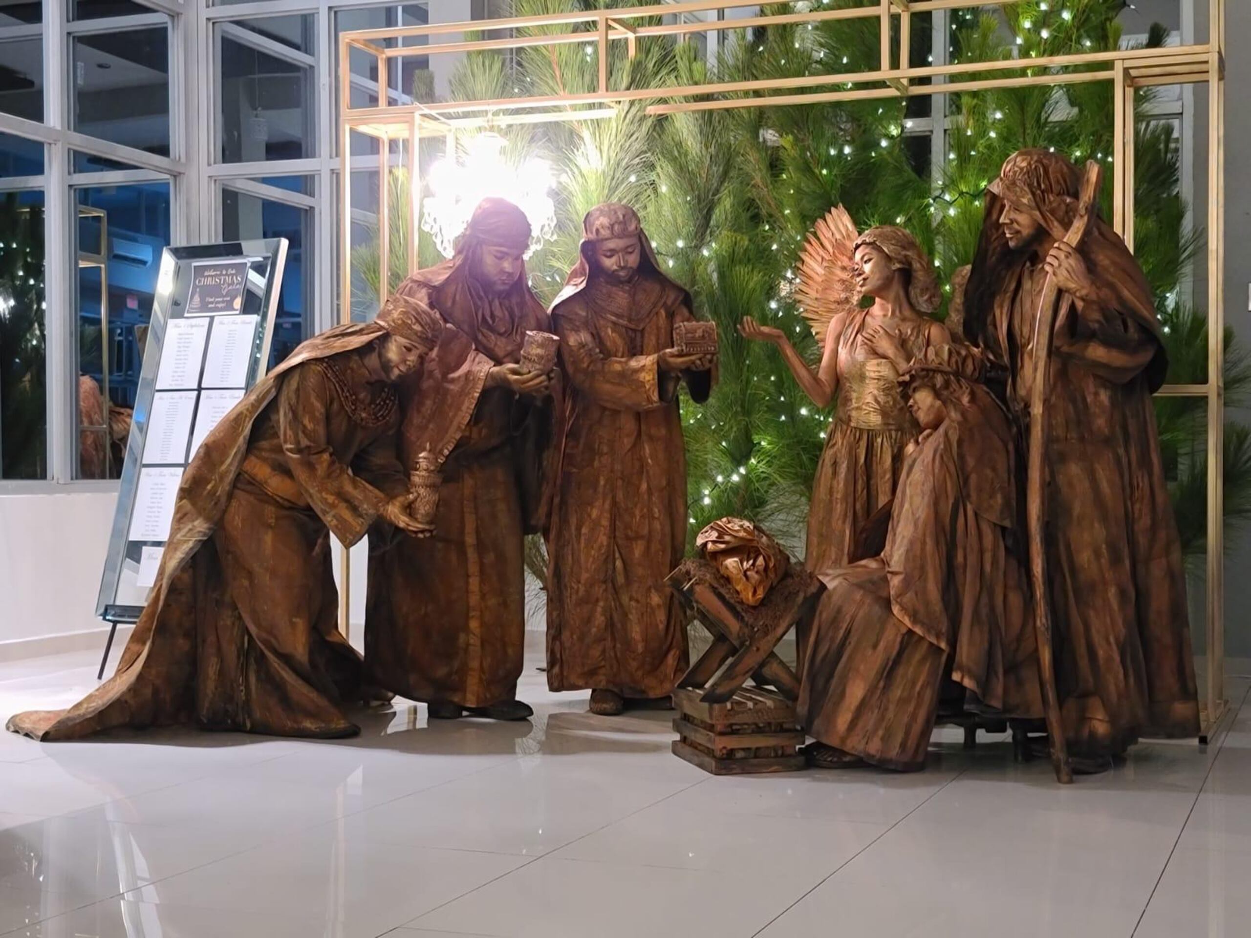 El evento se repite luego de que el año pasado se volvieran virales las fotos de las estatuas vivientes de los Reyes Magos en las escalinatas del Porta Coeli.