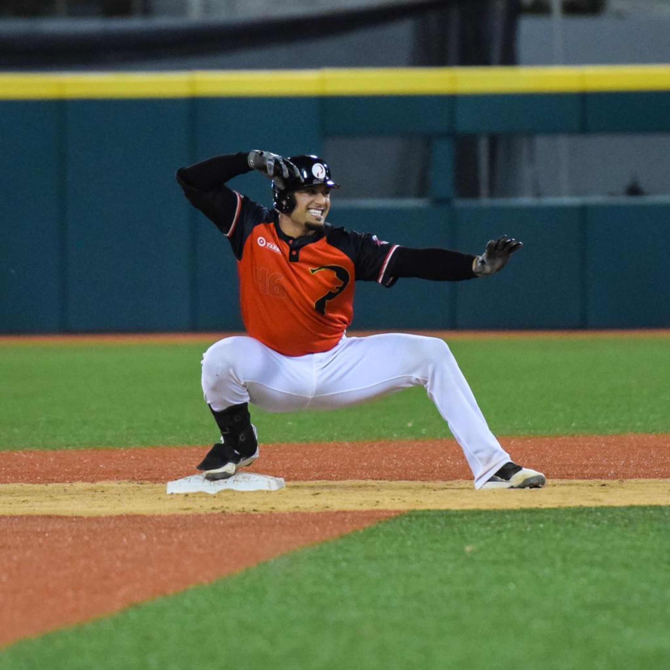 JC Escarra, de los Leones de Ponce, conectó un importante doblete el jueves en el triunfo de los Leones 1-0 sobre los Cangrejeros de Santurce.