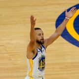 Stephen Curry cuadra la fase regular con el campeonato de anotaciones de la NBA