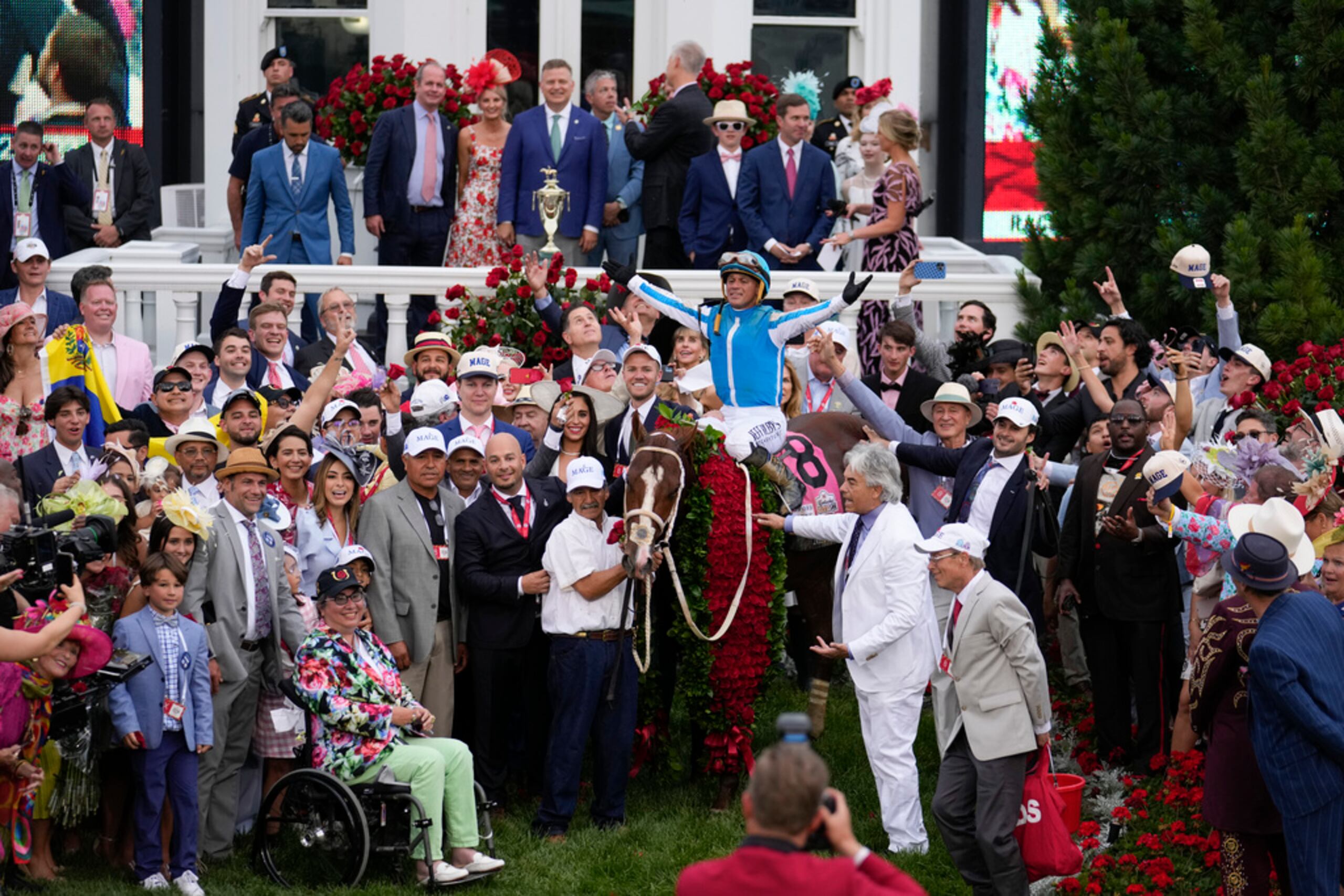 Javier Castellano montó a Mage en Churchill Downs.