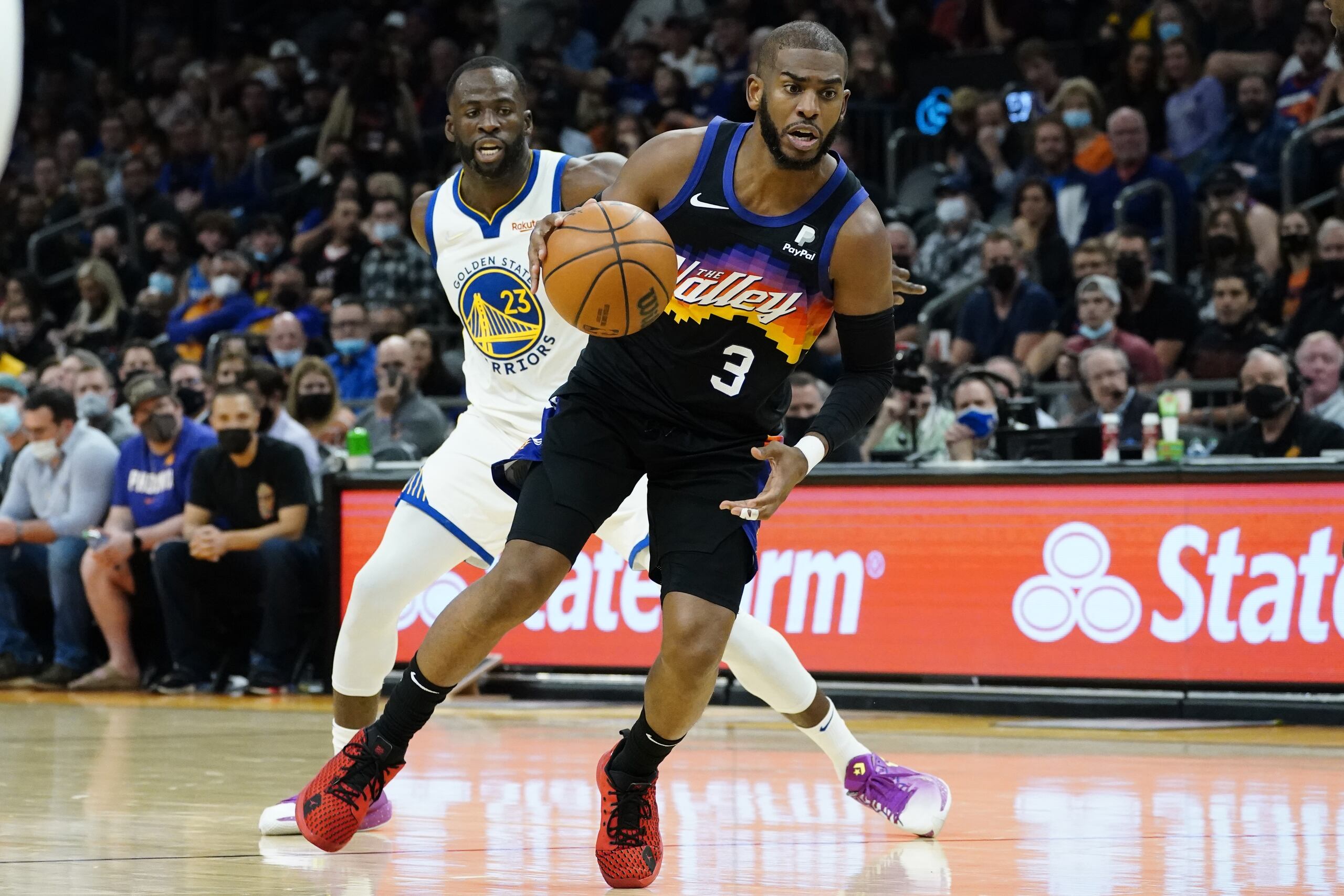 Hay dudas sobre su Chris Paul podrá jugar en lo que resta de la temporada debido a una lesión en un dedo.