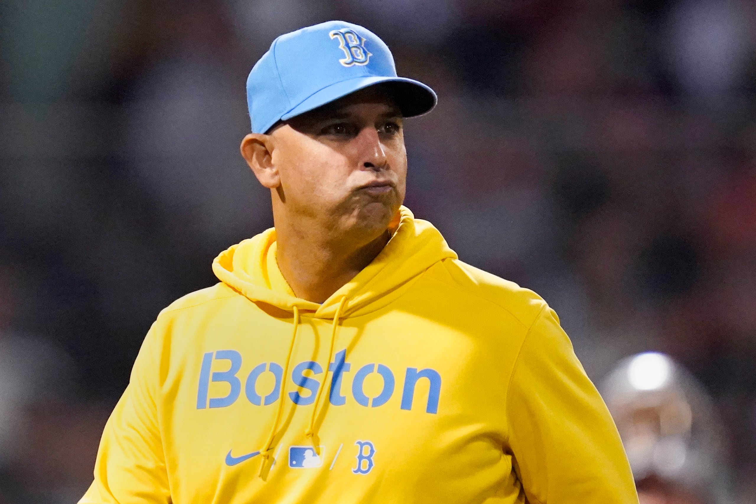 Alex Cora, dirigente de los Red Sox, dejó saber claramente que las series que inician este martes serán decisivas, más de lo que podría serlo la serie del pasado fin de semana en la que su equipo fue barrido por los Yankees.