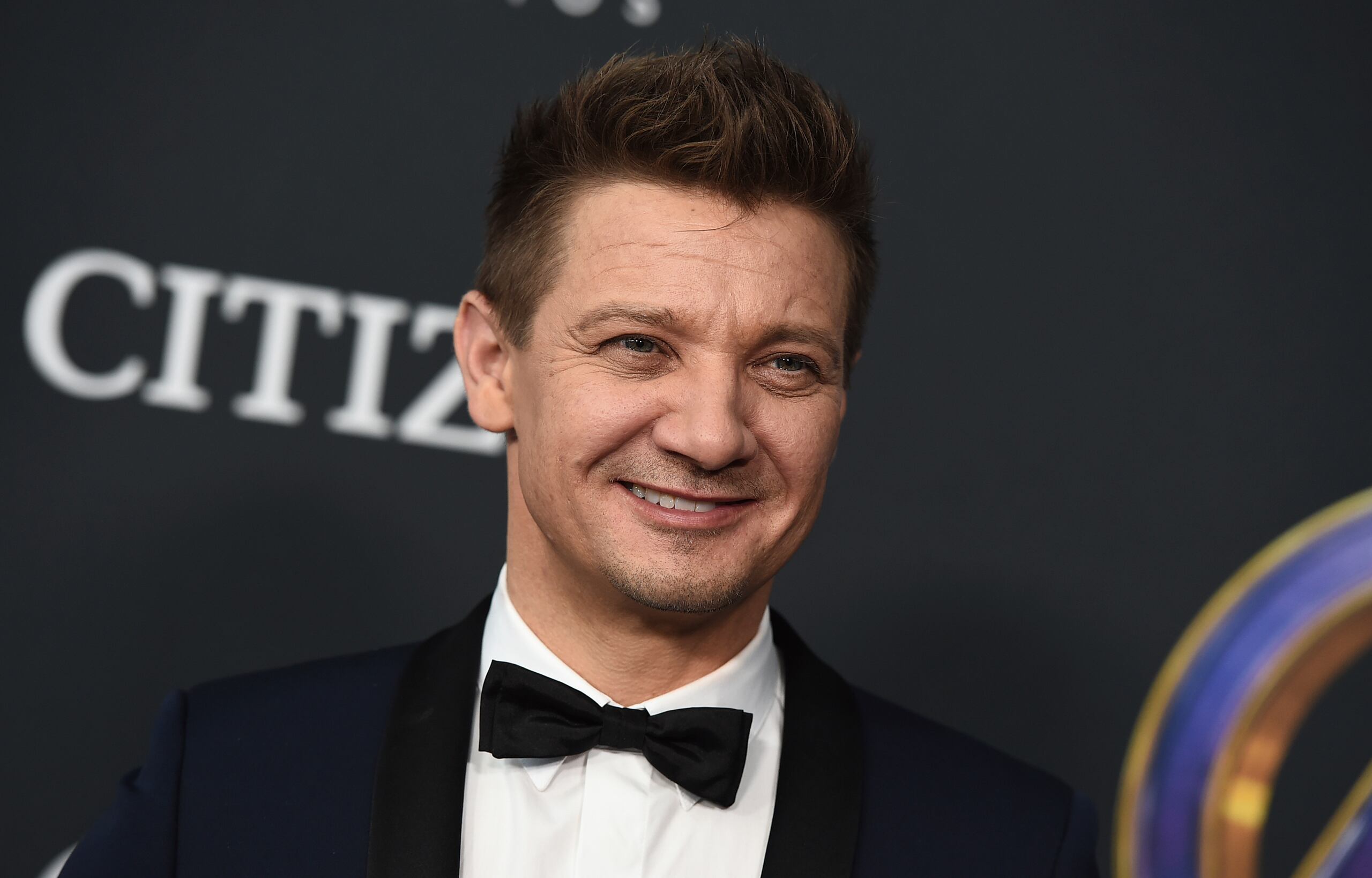 Jeremy Renner actualmente tiene 52 años.