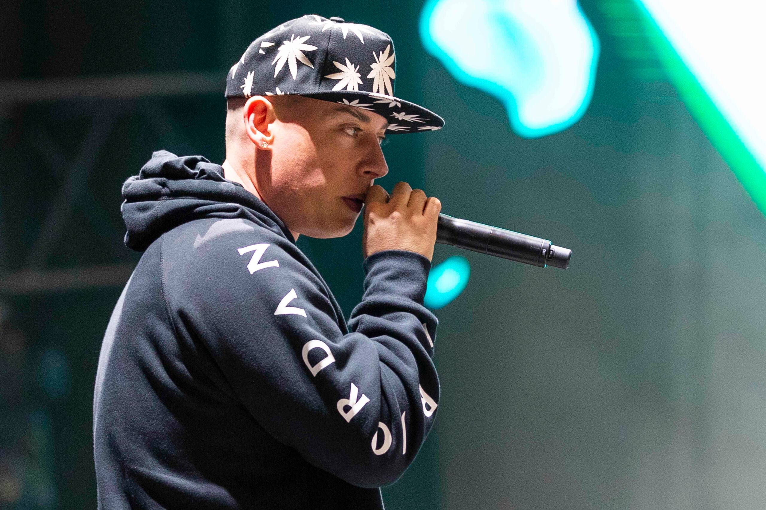 Cosculluela durante el ensayo de su concierto del año pasado en el coliseo José Miguel Agrelot. (GFR Media)