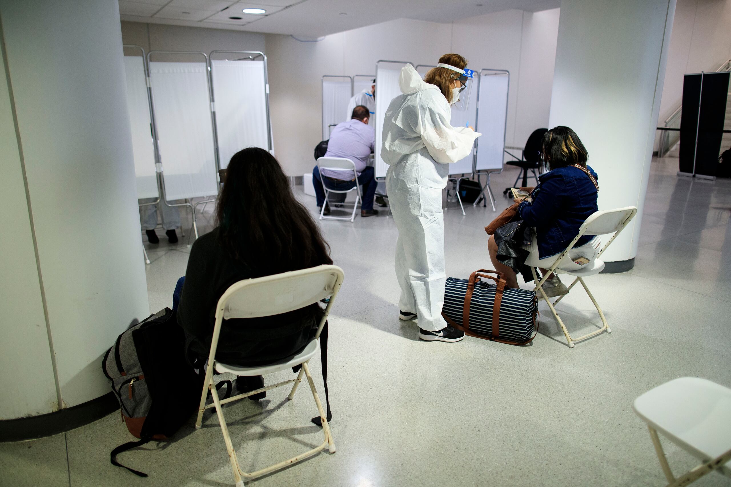 A pesar de la falta de demanda por estos servicios, la principal oficial de epidemiología de Salud, Melissa Marzán, asegura que las iniciativas para detectar casos nuevos seguirán en pie tras el fin de la declaración de emergencia por la pandemia de COVID-19.