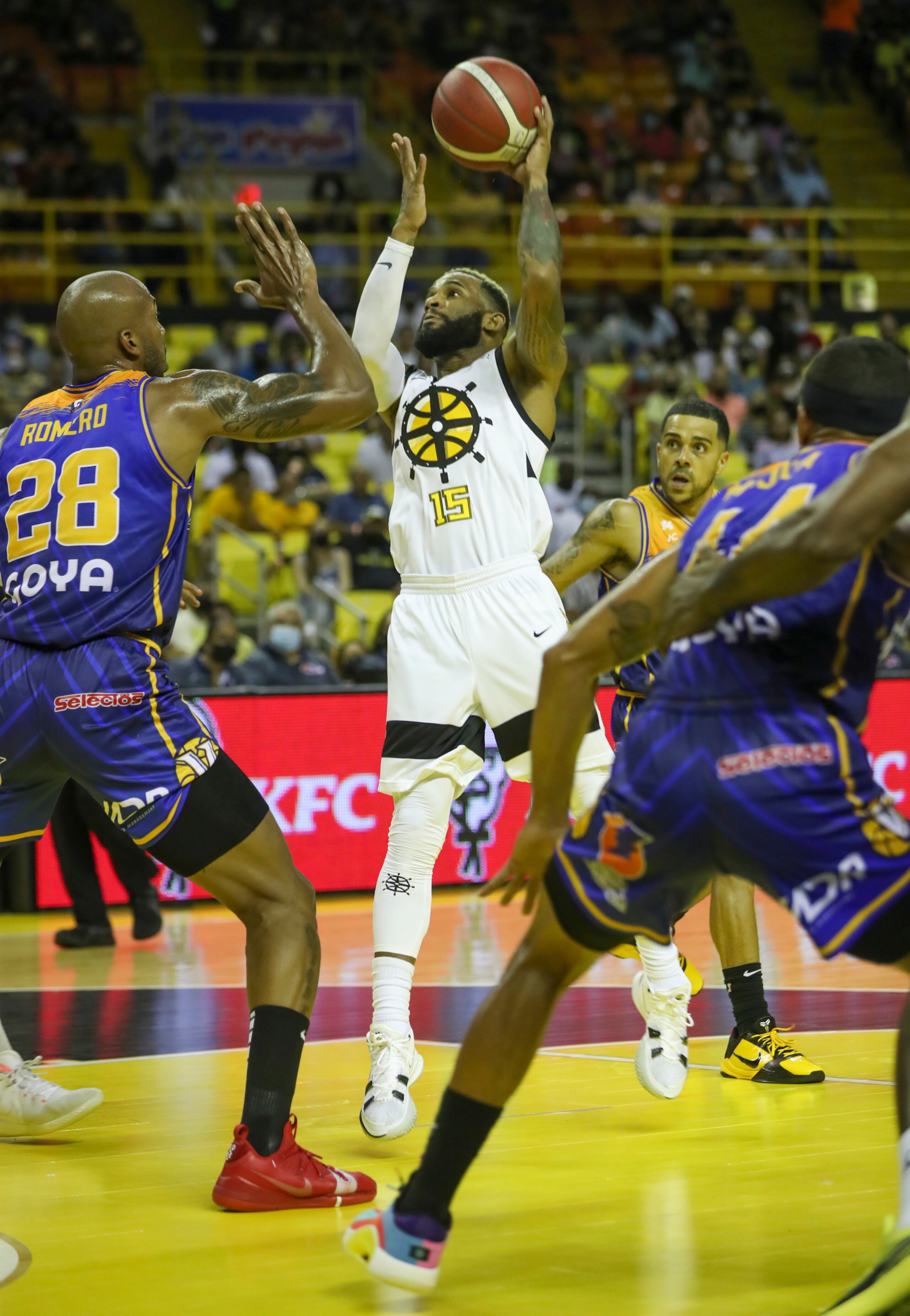 Walter Hodge siempre ha sido un jugador fogoso, que le gusta rivalizar en cancha y con la boca, aunque siempre con respeto.