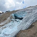 Enorme pedazo de glaciar se desprende en Italia mientras alpinistas escalaban la zona