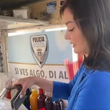 Dayanara Torres prueba suerte como piragüera