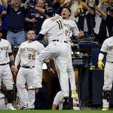 Rowdy Téllez le dio un buen arranque a los Brewers ante Atlanta