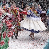 Bolivia prohíbe el uso inapropiado del agua en el carnaval ante la falta de lluvias 