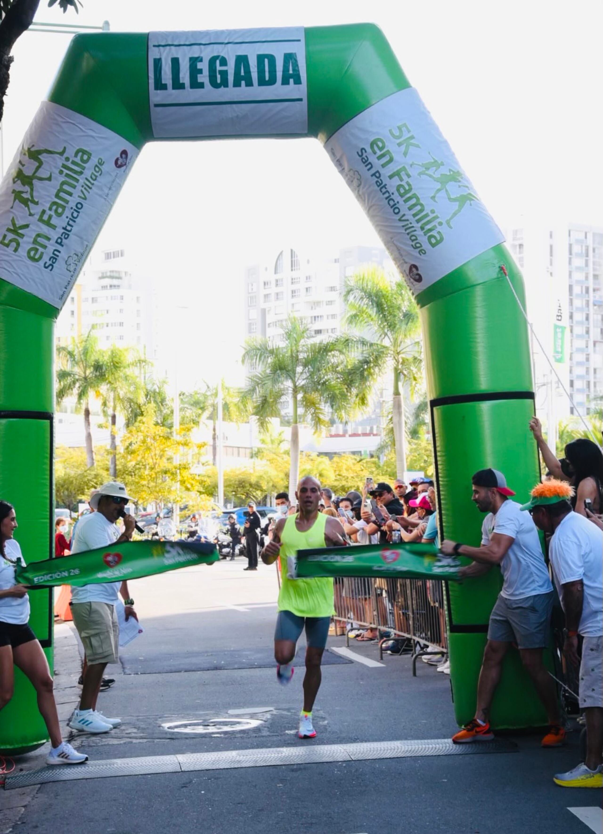 Luis Ezequiel Pérez Vélez completó el recorrido en 17:10 minutos.