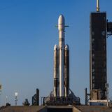 SpaceX lanza su súper cohete Falcon 9 Heavy