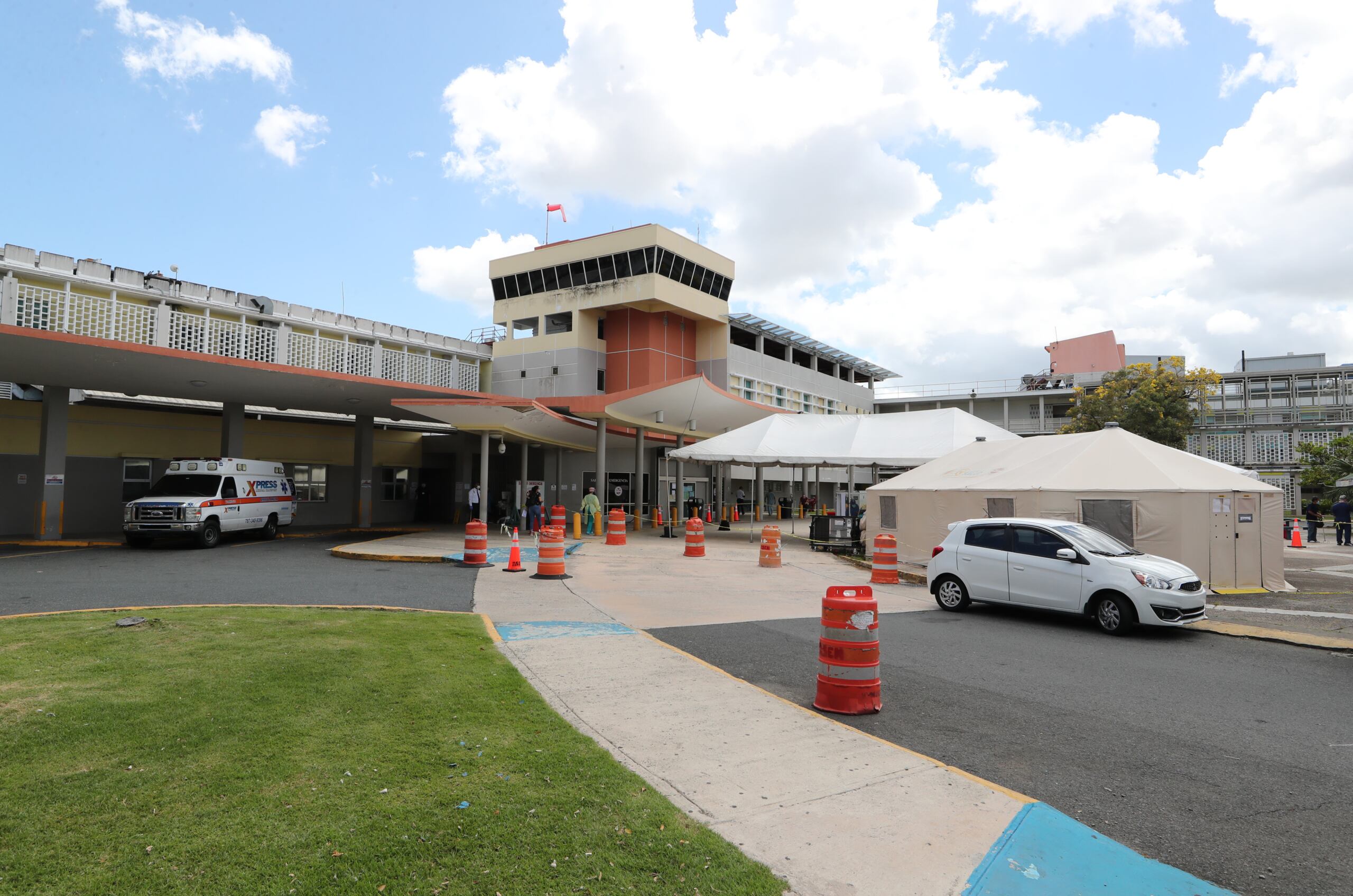 El peatón fue recluido en el Centro Médico. (Archivo. david.villafane@gfrmedia.com)