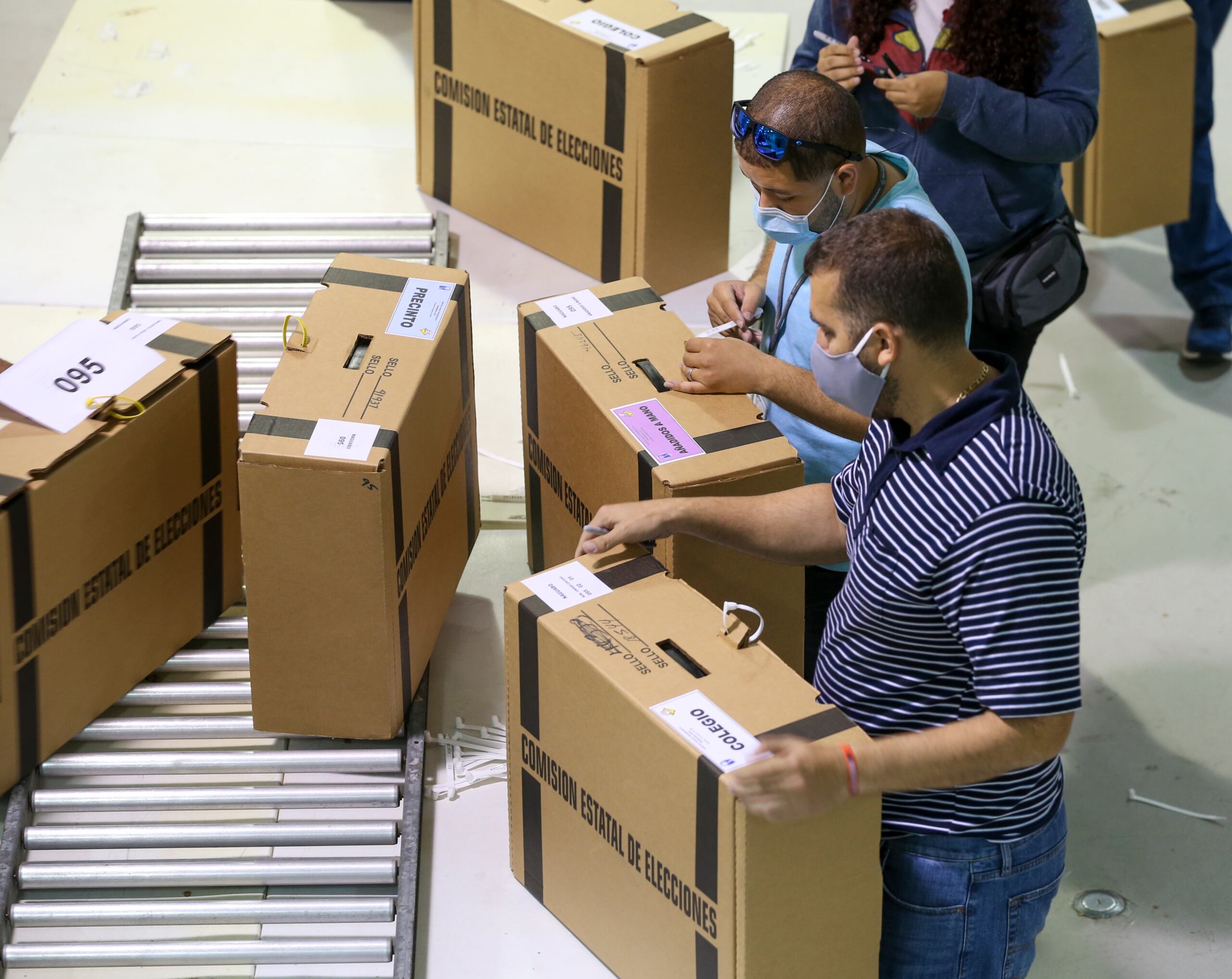 Parte de los trabajos el pasado domingo en el Centro de Operaciones Electorales de Comision  Estatal de Elecciones (CEE).