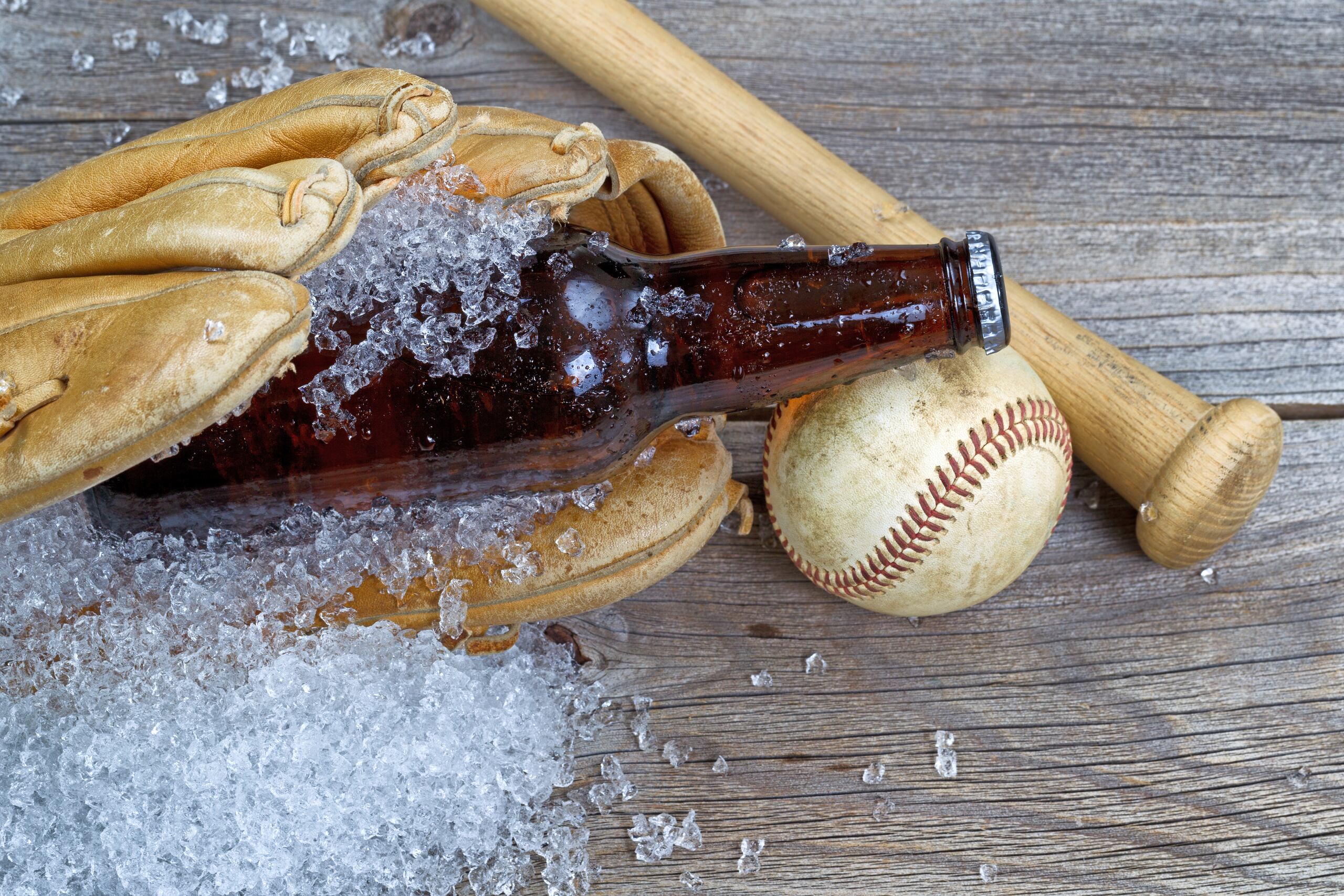 Según en estudio, los fanáticos que más cervezas consumen en los juegos de las Grandes Ligas son los de los Rockies de Colorado, cuyo estadio se llama Coors Field.