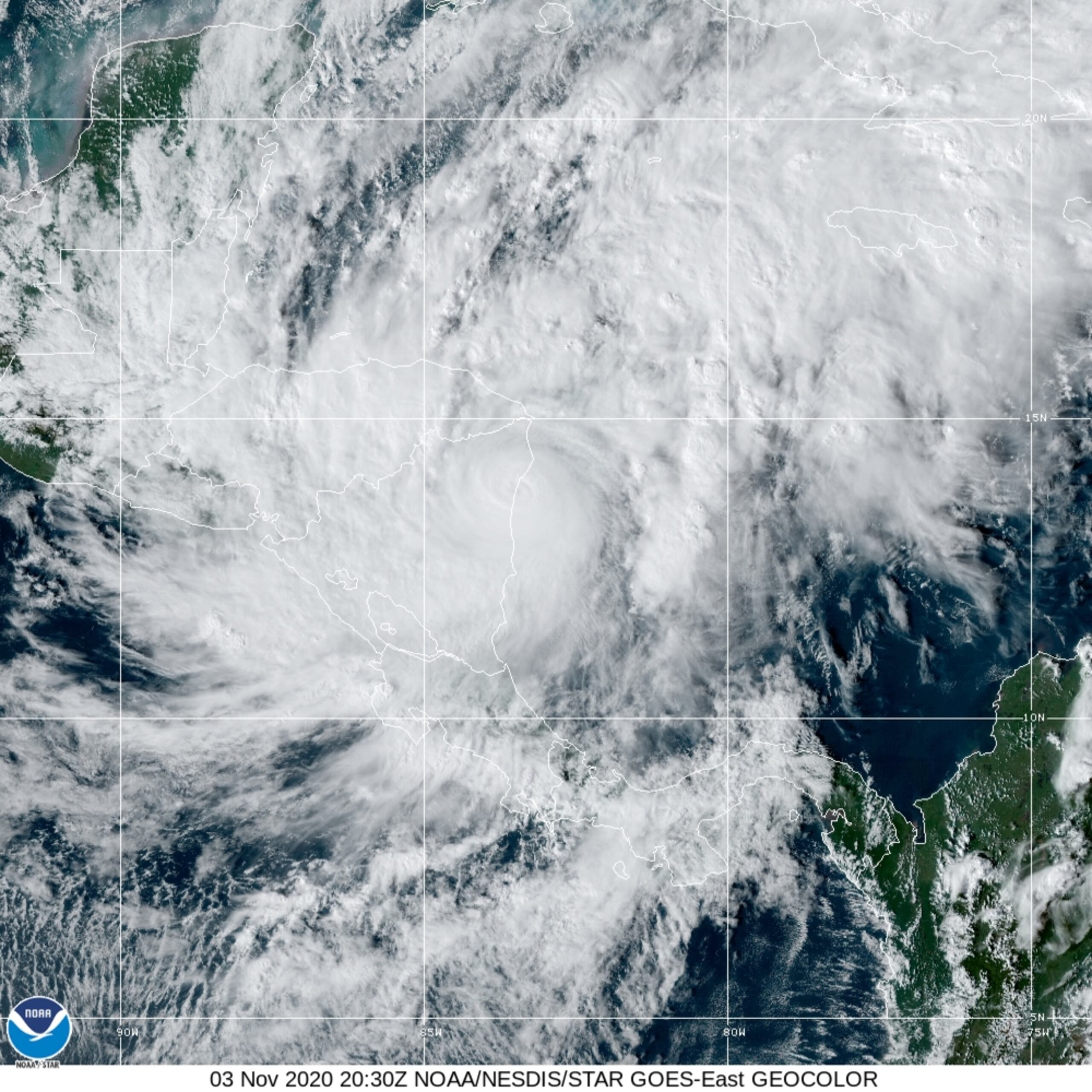 Imagen de satélite del huracán Eta.