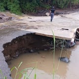 Carretera en Yauco colapsa ante las fuertes lluvias 