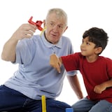 ¿Por qué los abuelos con demencia deben ver a sus nietos?