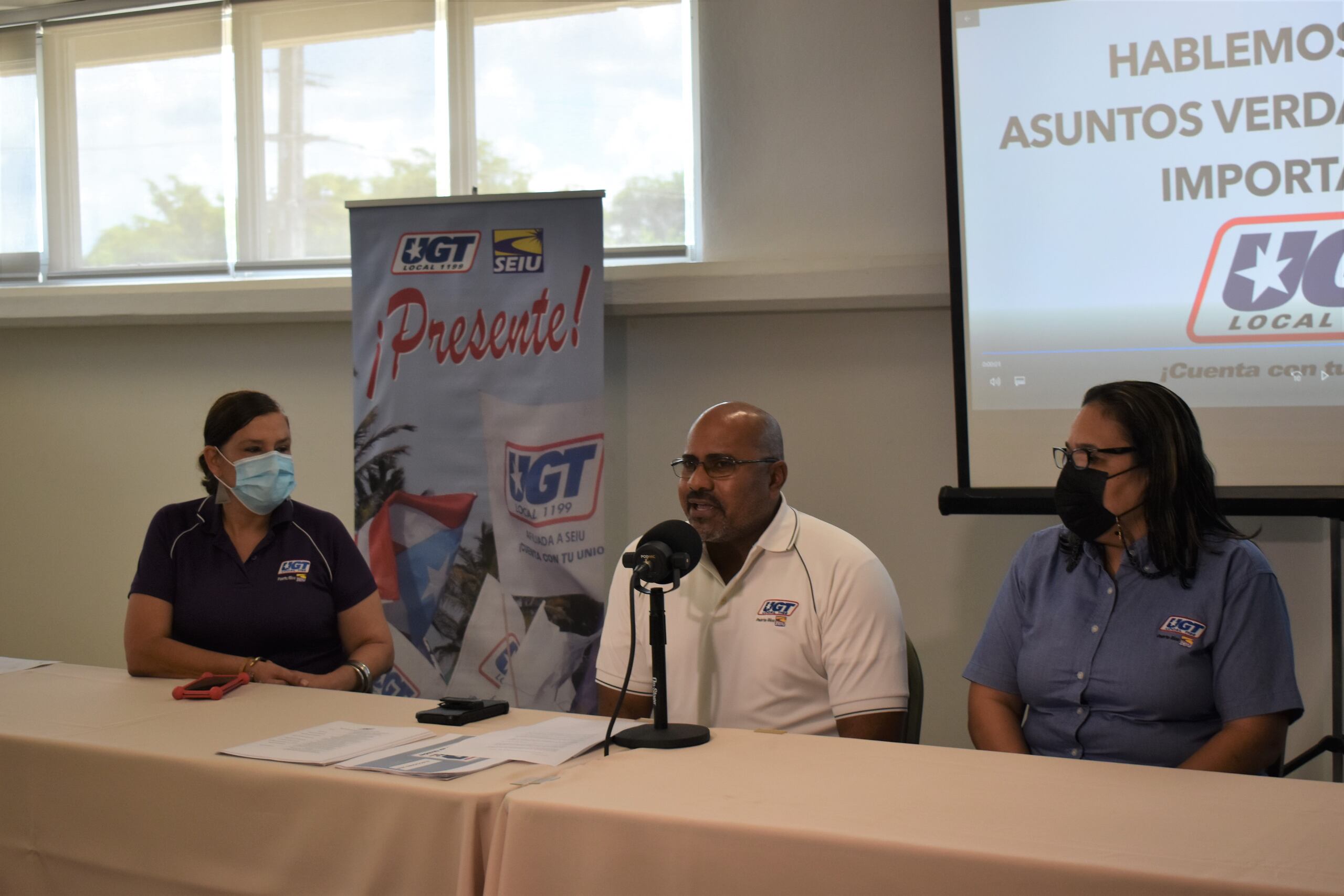 Mayra Rivera, Gerson Guzmán y Mirnalee Lamboy, de la UGT.