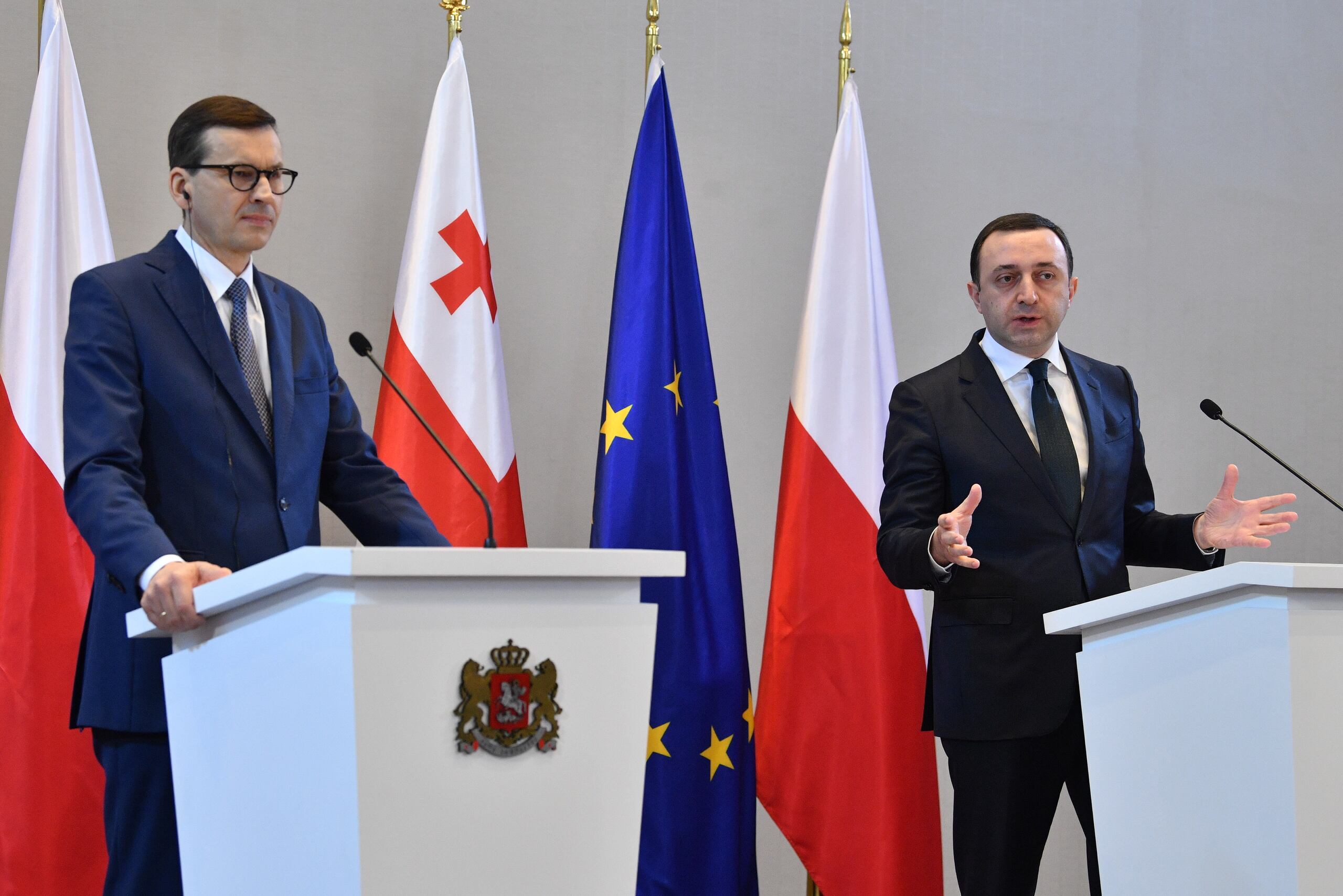 Morawiecki también dijo que “Polonia apoyará la solicitud de Georgia para el ingreso por vía acelerada en la Unión Europea, ya que el lugar de Georgia está en la UE”. EFE/EPA/Radek Pietruszka POLAND OUT