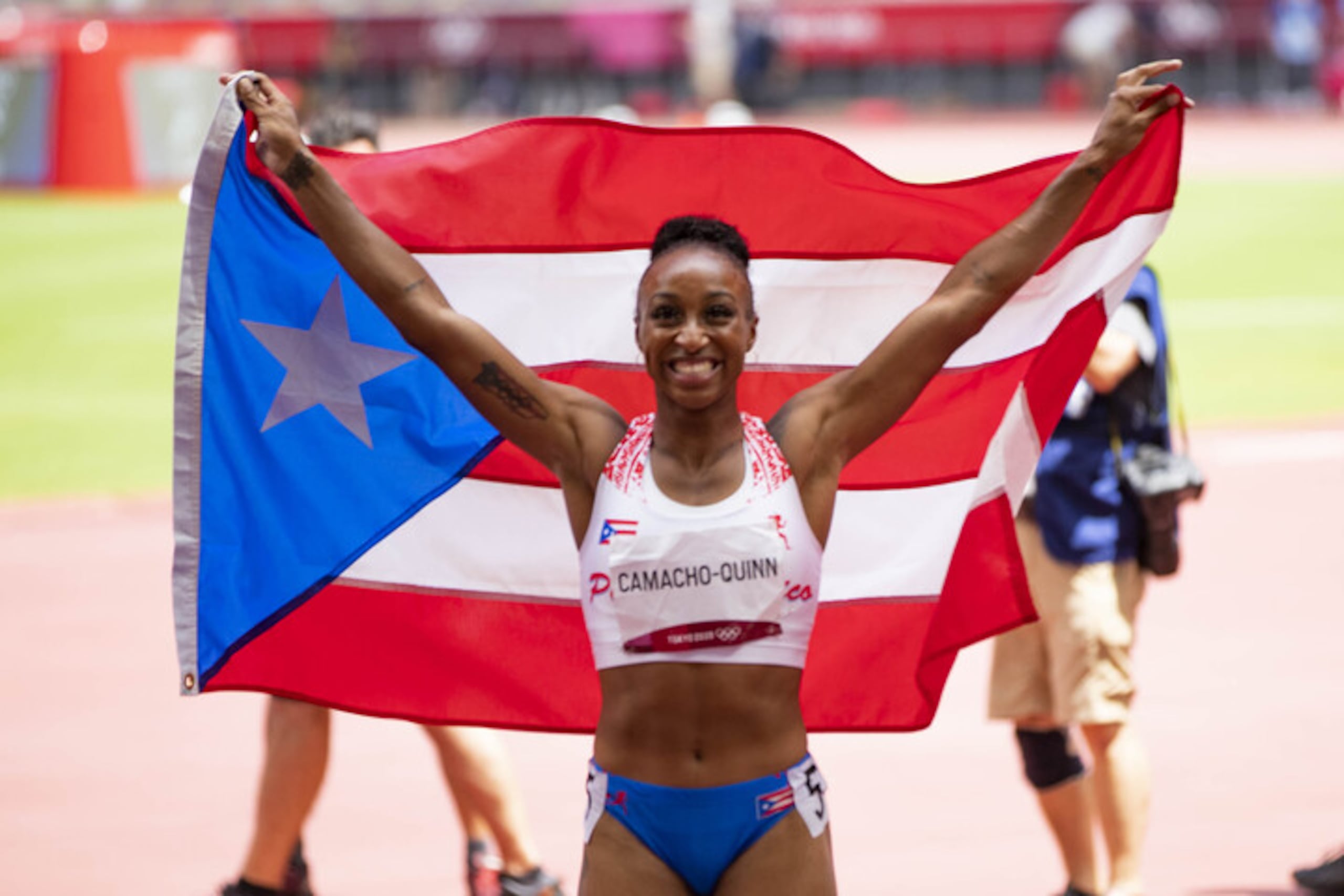 Jasmine Camacho Quinn y sus colegas corredoras del evento 100 metros con vallas tendrán el honor de cerrar el Clásico Internacional de Atletismo.