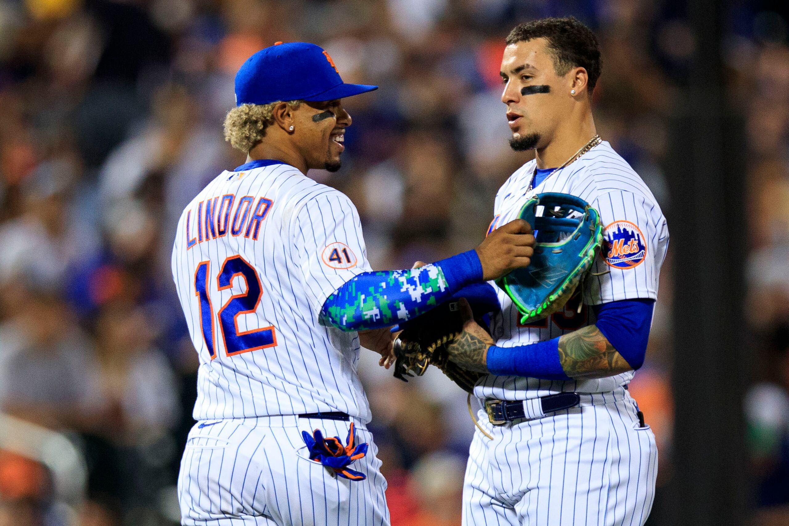 Aunque no están en los playoffs, Alex Cora no pudo dejar de hablar de los jugadores estrellas de los Mets, Francisco Lindor y Javier Báez.